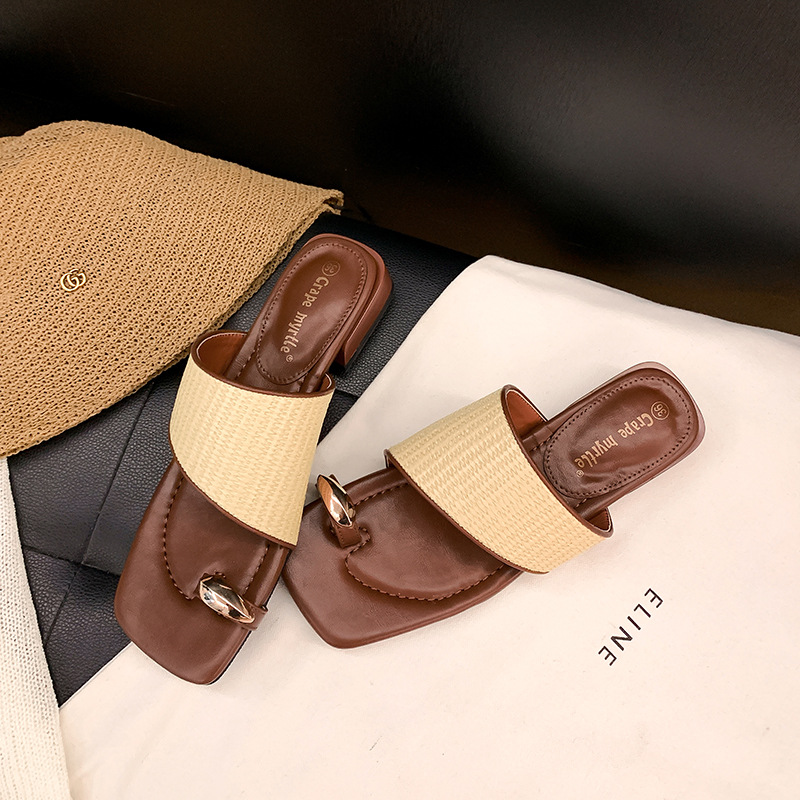 2026 New Style Square Toe Woven Strap Women's Summer Slippers Sandals - Image 3