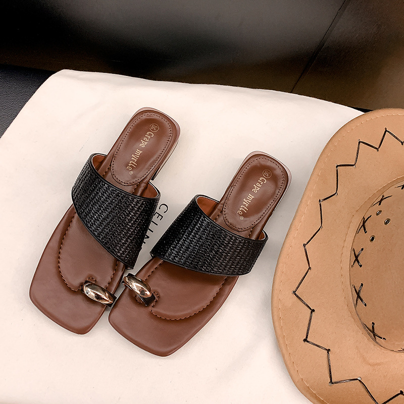 2026 New Style Square Toe Woven Strap Women's Summer Slippers Sandals - Image 4